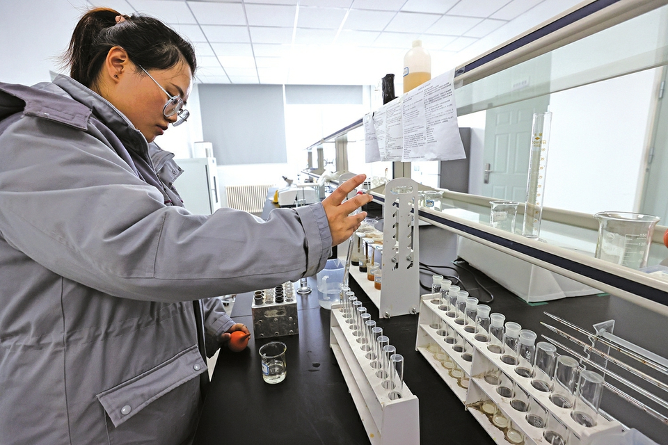 長(cháng)清馬山垃圾焚燒發(fā)電項目日焚燒約1500噸，年發(fā)電2億度，可滿(mǎn)足近6萬(wàn)戶(hù)家庭一年的用電 垃圾焚燒 發(fā)電生金