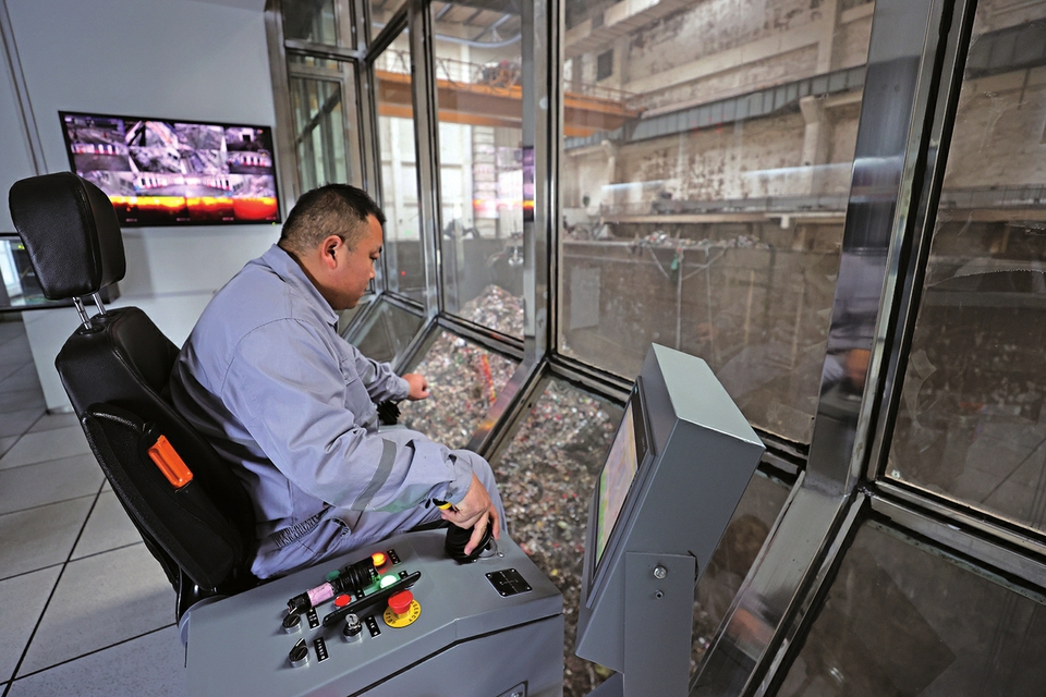 長(cháng)清馬山垃圾焚燒發(fā)電項目日焚燒約1500噸，年發(fā)電2億度，可滿(mǎn)足近6萬(wàn)戶(hù)家庭一年的用電 垃圾焚燒 發(fā)電生金